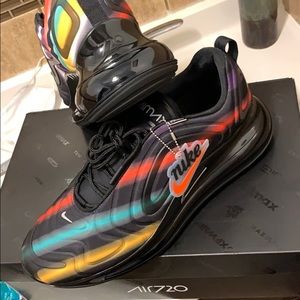 Nike AIRMAX 720 size 11 ,BRAND NEW!!!!!!!!